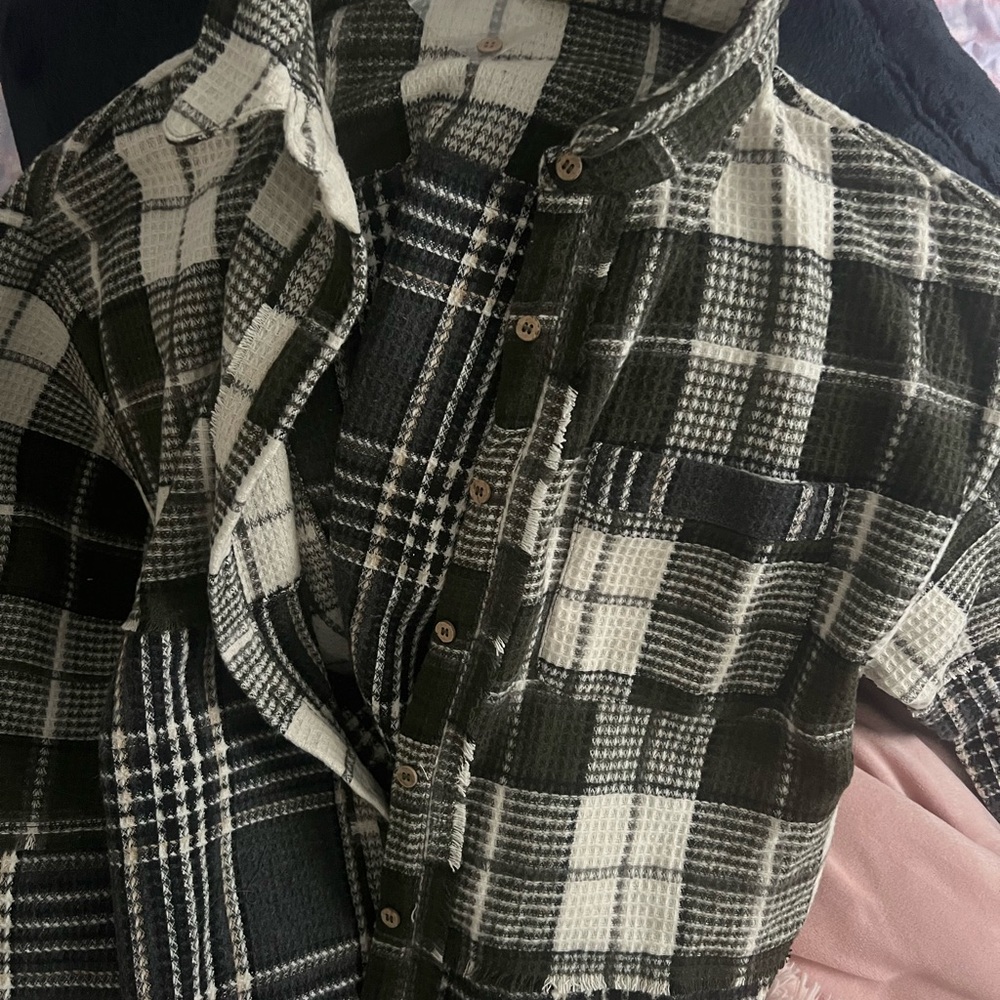 Plaid Button-Up shacket - Picture 3 of 4